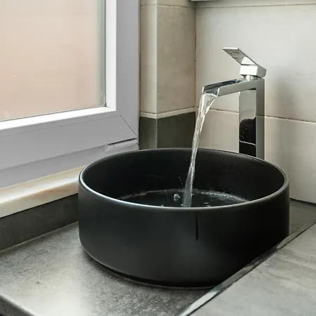 1 Bedroom - Patio - - Ac شقة *